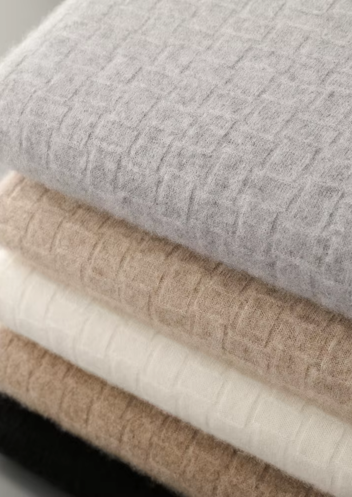 Cavallo WOOL TEXTURED MOCKNECK