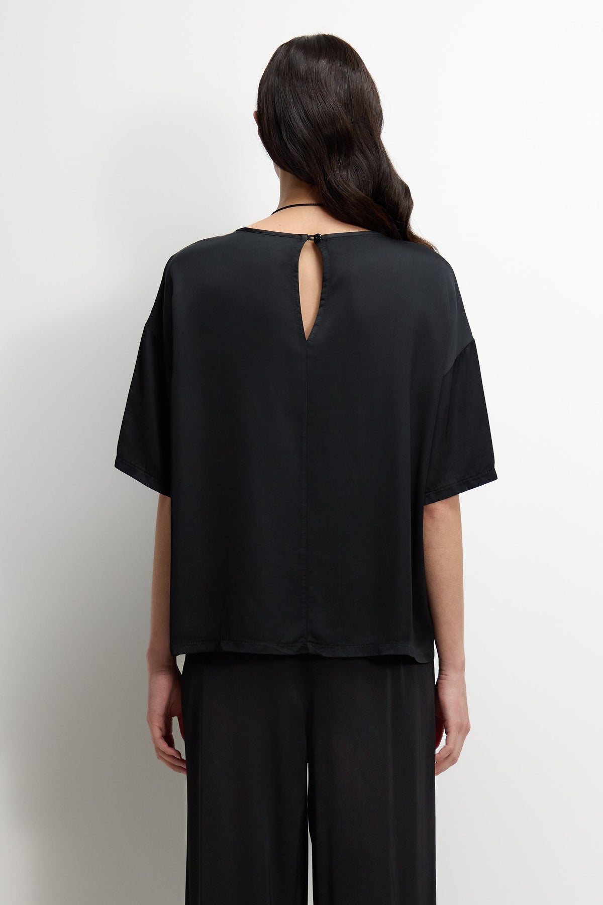 Mila Back Slit Satin Top | Black